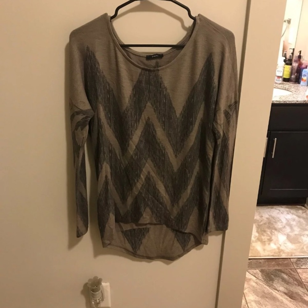 Chevron top